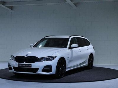 Wit Gebruikt 2022 BMW 330e M Sport Stationwagen | € 26.950 (Super prijs)