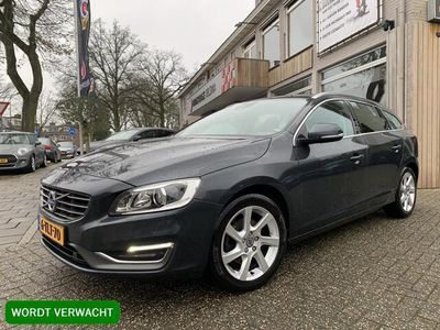 tweedehands Volvo V60 1.6 T4 180pk Summum, Leer | Schuifdak | Trekhaak