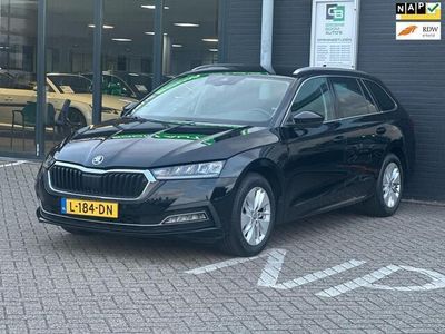 Zwart Occasion 2021 Skoda Octavia Business Line Stationwagen | € 17.995 (Eerlijke prijs)