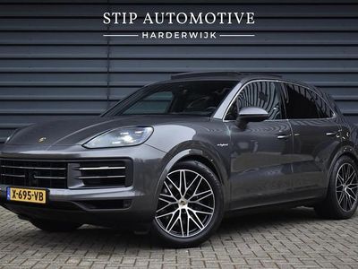 Grijs (metallic) Occasion 2024 Porsche Cayenne Sport SUV | € 95.900