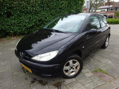 tweedehands Peugeot 206 1.4 XT MET JAAR APK