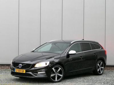 tweedehands Volvo V60 T3 R-Design 12 MND Garantie Navi / Bluetooth / Ext