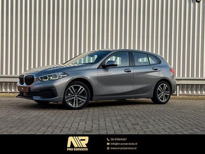 Grijs Occasion 2024 BMW 118 Hatchback | € 32.500 (Eerlijke prijs)