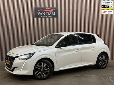Wit Occasion 2022 Peugeot 208 Allure Hatchback | € 14.900 (Goede deal)