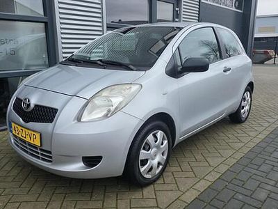 Grijs Gebruikt 2008 Toyota Yaris Hatchback | € 2.450 (Eerlijke prijs)