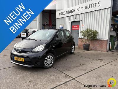 Zwart Occasion 2014 Toyota Aygo Hatchback | € 3.950