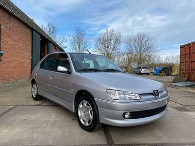 Peugeot 306