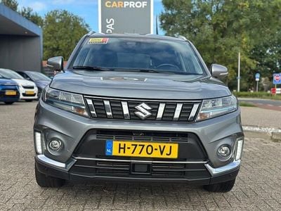 Grijs Gebruikt 2020 Suzuki Vitara Style SUV | € 17.950 (Eerlijke prijs)