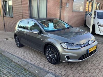 Grijs (metallic) Occasion 2016 VW e-Golf Hatchback | € 11.950 (Eerlijke prijs)