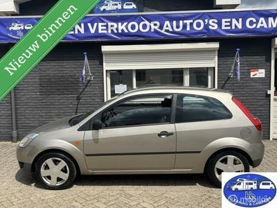 Grijs, metallic lak Gebruikt 2004 Ford Fiesta Hatchback | € 1.299 (Eerlijke prijs)