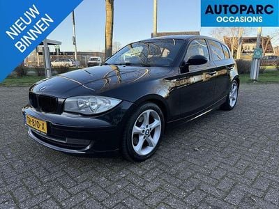 Zwart (metallic) Gebruikt 2008 BMW 120 Executive Hatchback | € 2.750 (Goede deal)