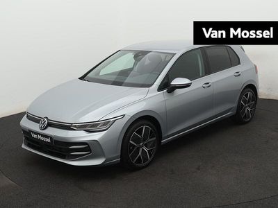 Zilver Occasion 2024 VW Golf VIII Edition Hatchback | € 29.900 (Eerlijke prijs)