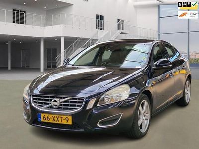 Occasion Volvo S60 Kinetic 163 PK (119 kW) 2012 Zwart, metallic lak Sedan