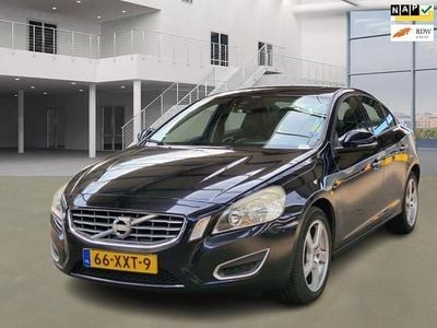 Zwart, metallic lak Gebruikt 2012 Volvo S60 Kinetic Sedan | € 5.750 (Eerlijke prijs)