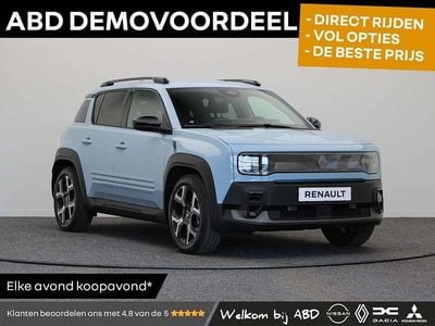 Blauw Gebruikt 2025 Renault 4 E-Tech Komfort SUV | € 32.445 (Goede deal)