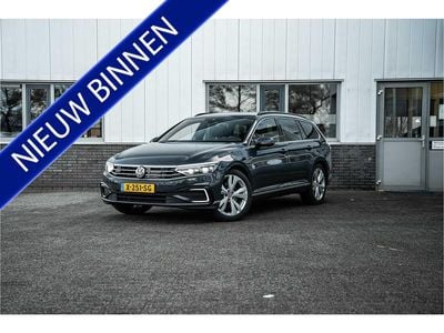 Grijs Gebruikt 2020 VW Passat Business Stationwagen | € 20.950 (Goede deal)
