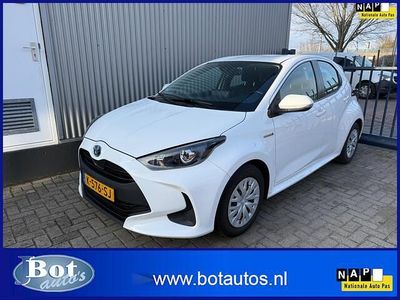 Wit Occasion 2021 Toyota Yaris Active Hatchback | € 14.900 (Goede deal)
