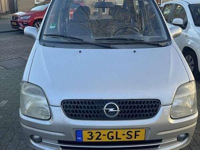 Zilver Gebruikt 2001 Opel Agila Elegance MPV | € 825 (Eerlijke prijs)