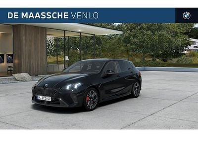 Zwart Nieuw 2025 BMW 120 Comfort Edition Hatchback | € 52.226 (Eerlijke prijs)