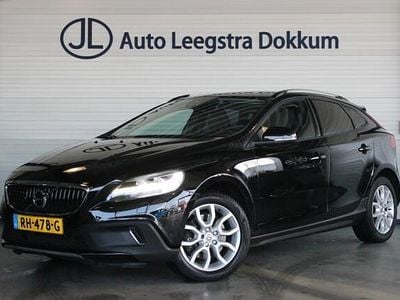 Zwart Occasion 2017 Volvo V40 Summum Hatchback | € 13.750 (Eerlijke prijs)