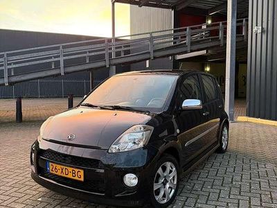Zwart Occasion 2007 Daihatsu Sirion Hatchback | € 3.750 (Duur)