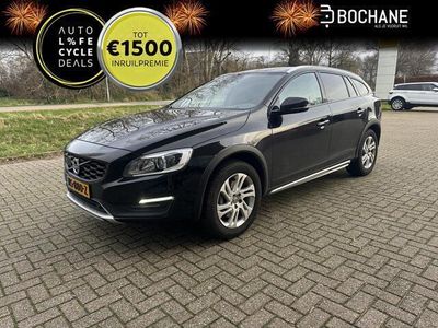 tweedehands Volvo V60 CC 2.0 T5 Nordic+ | Automaat | Navi | Clima | Leder | Cruise | PDC V+A | LM velgen 17" | Harman Kardon | Trekhaak afn.