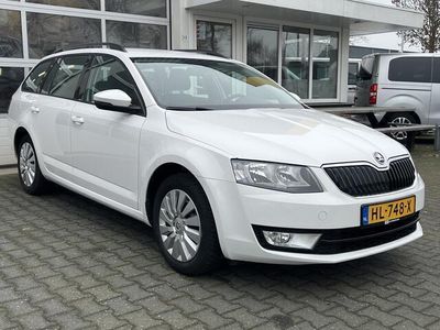 tweedehands Skoda Octavia G-TEC Combi 1.4 TSI Ambition Airco Cruise control Trekhaak afneembaar Multimedia-voorbereiding