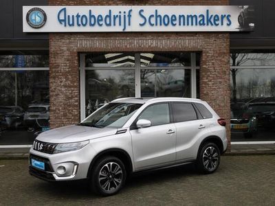 tweedehands Suzuki Vitara 1.4 MHEV ADVENTURE 130PK CAMERA PANO NAVI DAB CARPLAY STOELVERWARMING 2xKEYLESS DODEHOEK