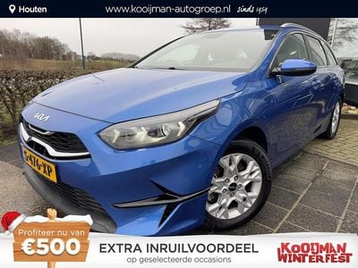 Blauw Gebruikt 2023 Kia Ceed Hatchback | € 24.400 (Eerlijke prijs)