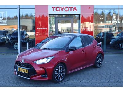 Rood Occasion 2021 Toyota Yaris Executive Hatchback | € 21.390 (Eerlijke prijs)