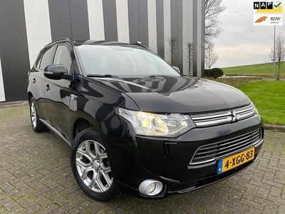 Zwart Gebruikt 2014 Mitsubishi Outlander Edition SUV | € 8.450 (Goede deal)