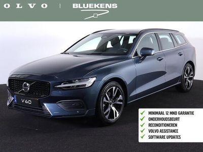 tweedehands Volvo V60 B3 Core - IntelliSafe Assist & Surround - Blis - Keyless Entry - Parkeercamera achter - Apple Carplay & Android Auto - Verwarmde voorstoelen & stuur - Parkeersensoren voor & achter - Navigatie - Elektr. inklapbare trekhaak - 18' LMV