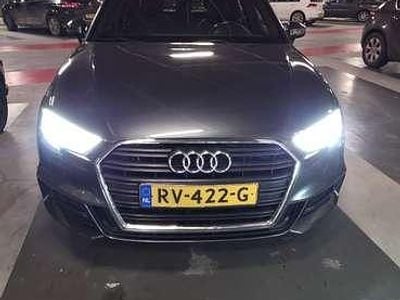 Grijs Gebruikt 2018 Audi A3 Sport Hatchback | € 14.750 (Goede deal)