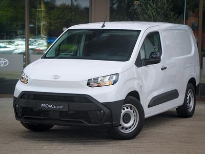 Wit Nieuw 2025 Toyota Proace City City MPV | € 29.699