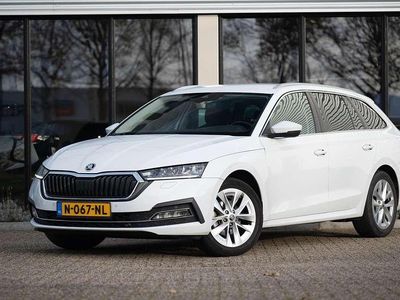 Wit (metallic) Occasion 2021 Skoda Octavia Business Line Stationwagen | € 19.750 (Eerlijke prijs)