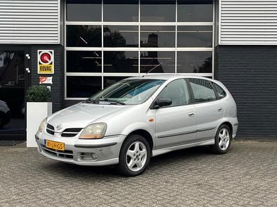 Nissan Almera Tino