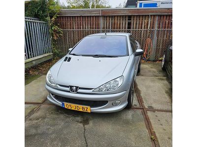 Occasion Peugeot 206 CC 136 PK (100 kW) 2002 Grijs Cabriolet