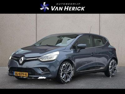 Grijs Occasion 2017 Renault Clio IV Intens Hatchback | € 10.445 (Eerlijke prijs)
