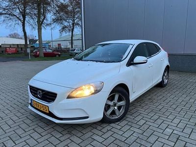 Wit Occasion 2013 Volvo V40 Kinetic Hatchback | € 3.950 (Super prijs)