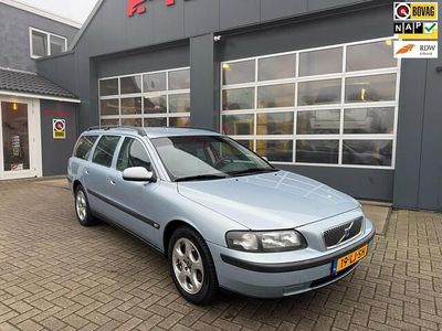 Grijs (metallic) Gebruikt 2003 Volvo V70 Comfort Stationwagen | € 3.450 (Eerlijke prijs)