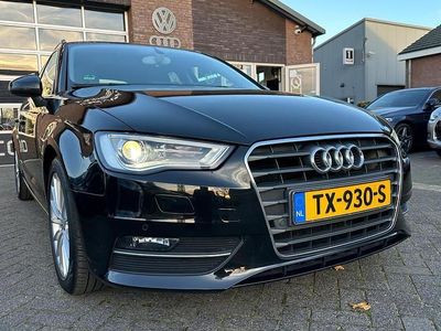 Zwart Gebruikt 2015 Audi A3 Ambition Hatchback | € 10.450 (Goede deal)