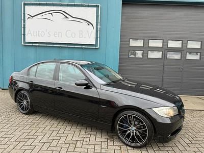Zwart Gebruikt 2006 BMW 325 Executive Sedan | € 6.750 (Eerlijke prijs)