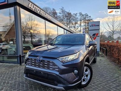 Grijs (metallic) Gebruikt 2021 Toyota RAV4 Hybrid Comfort SUV | € 34.750 (Eerlijke prijs)