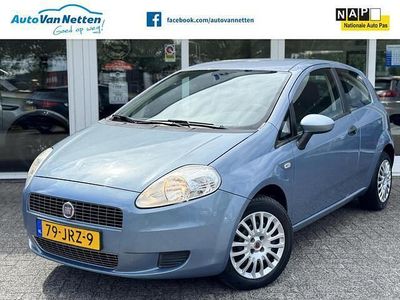 Blauw, metallic lak Occasion 2009 Fiat Punto Active Hatchback | € 1.999 (Duur)