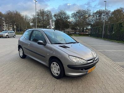 Grijs Gebruikt 2003 Peugeot 206 Hatchback | € 1.750 (Eerlijke prijs)