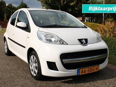 Wit Gebruikt 2011 Peugeot 107 Premium Hatchback | € 3.850 (Iets duurder)