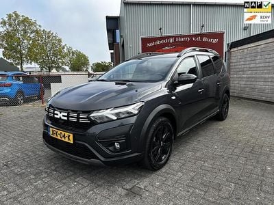 Grijs Gebruikt 2023 Dacia Jogger Extreme MPV | € 20.950 (Iets duurder)