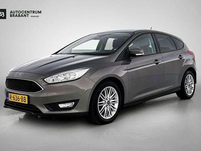 Bruin Gebruikt 2016 Ford Focus Trend Hatchback | € 9.345 (Goede deal)