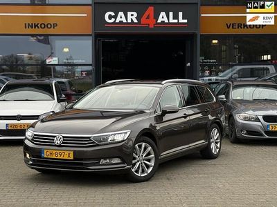 Bruin (metallic) Gebruikt 2015 VW Passat Highline Stationwagen | € 11.850 (Eerlijke prijs)