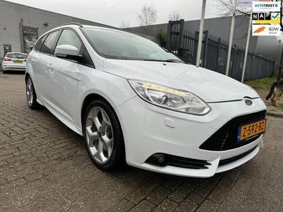 tweedehands Ford Focus Wagon 2.0 EcoBoost ST-3 2e eigenaar, dealer onderhouden auto, schade vrij, nwe apk, rijklaar, 132.043 km